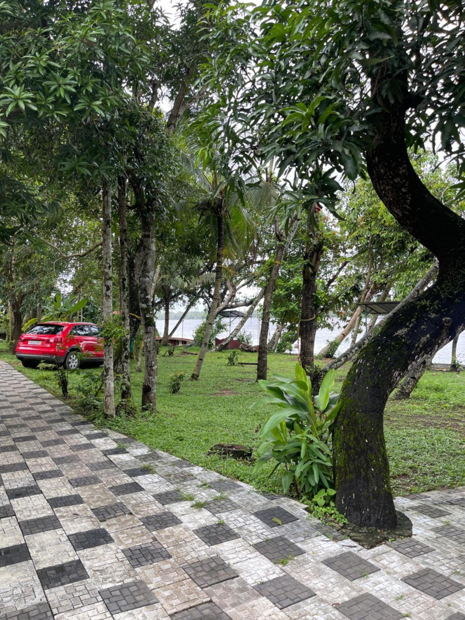 Ashtamudivillas Kollam Ngoại thất bức ảnh